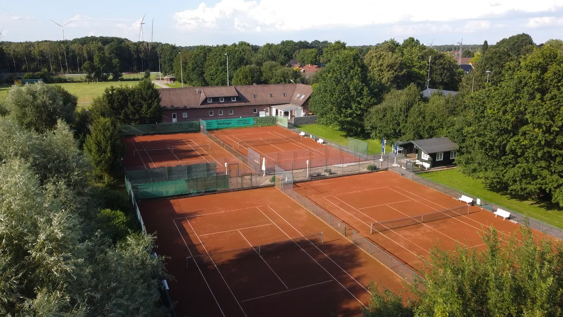 Im Video: Die Hochmooraner Tennisanlage